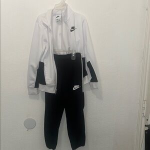 Nike Black & White Athletic Polyester Tracksuit (Kids 5-6T)